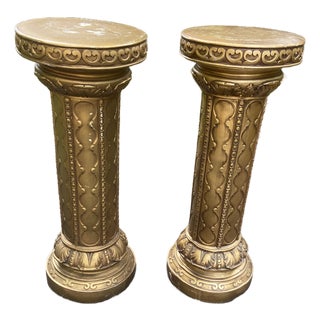 Pair of Vintage Hollywood Regy1967 Universal Statuary Corp. Gold Column Pedestals - 31" For Sale