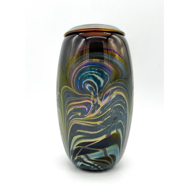 Vintage Signed Hawaiian Studio Art Glass Vase – Iridescent Pulled Feather Swirl – Contemporary, Modern Organic For Sale - Image 10 of 10