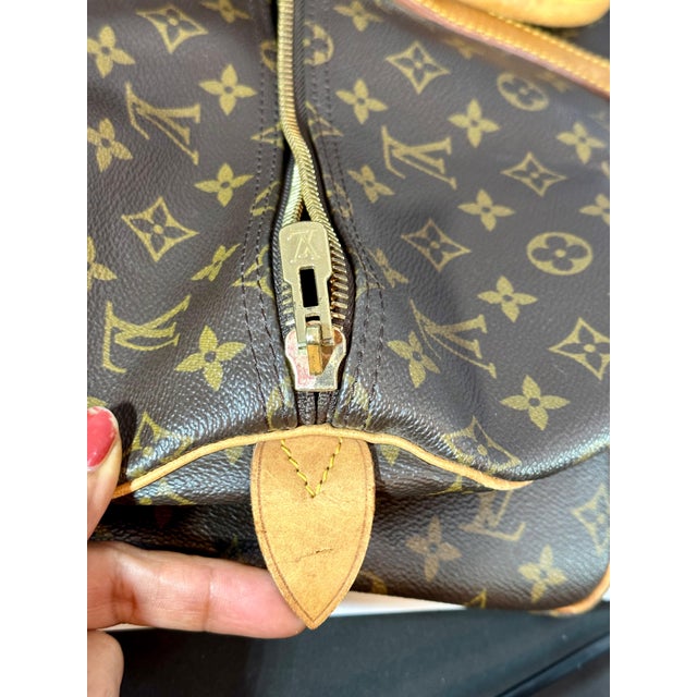 LOUIS VUITTON Brown Monogram Canvas Keepall Luggage Bag 55 For Sale In New York - Image 6 of 18