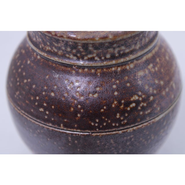 Brown Colonial Williamsburg Stoneware Small Urn - Stamped For Sale - Image 8 of 12