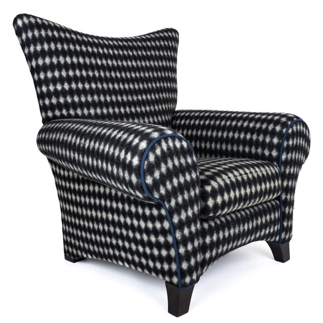 This is timeless vintage club chair, a fusion of classic design and modern elegance. Built with a solid, heavy wood frame,...