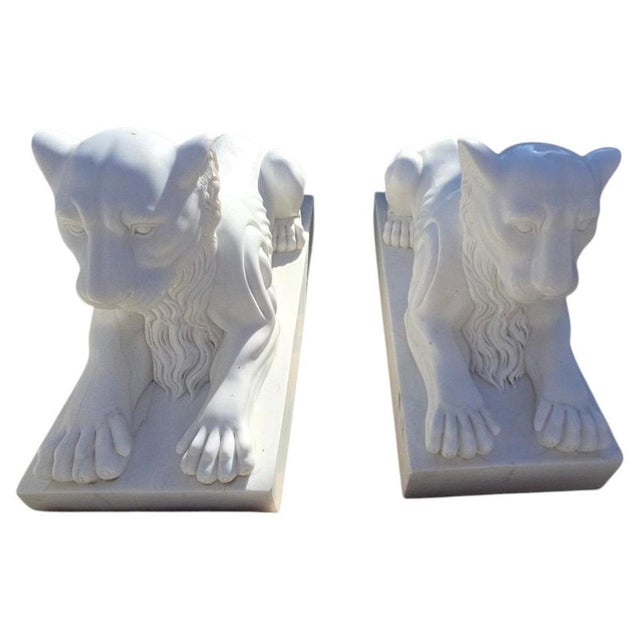 1980s Italian Artist, Lion Sculptures, Late 20th Century, White Marble, Set of 2 For Sale - Image 5 of 5