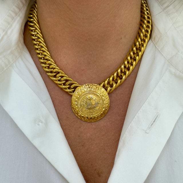 Modern Vintage Chanel Paris Gold Toned 31 Rue Cambon Chain Necklace For Sale - Image 3 of 8