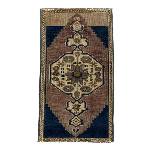 Turkish Mini Rug Oriental Hand Knotted Vintage Rug 1'5" x 2'6" #21208 For Sale