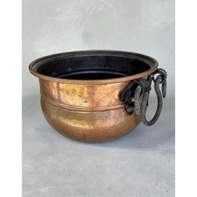 Farmhouse Vintage Turkish Hand-Hammered Copper Cauldron Pot – Gaziantep Asim Kulluk – Wrought Iron Handles For Sale - Image 3 of 7