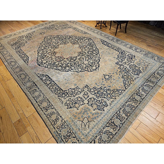 Antique Oversized Persian Tabriz Haji Jalili Carpet, Hand-Knotted Wool, Floral Pattern, Navy & Pale Red, 10x15 For Sale In Chicago - Image 6 of 18