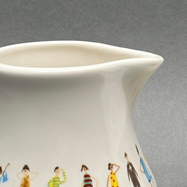 Vintage Cynthia Rowley for Fishs Eddy “Fashion People” Creamer and Sugar Bowl Set With Lid For Sale In New York - Image 6 of 10