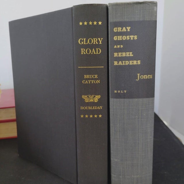 Paper Early 20th Century Novels on United States Civil War, the Second World War, Society & Politics Set of 7 Red Books For Sale - Image 7 of 8