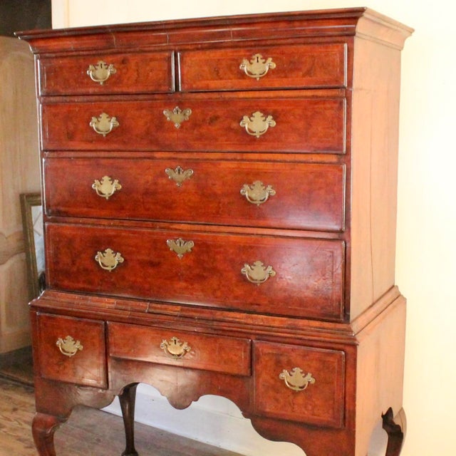 Queen Anne Early Georgian English Burl Walnut Highboy Chest on Stand For Sale - Image 3 of 17