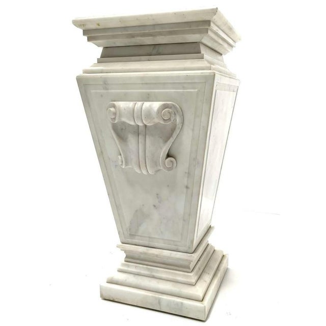 Belle Époque Carrara Marble Pedestal, Early 20th Century For Sale - Image 5 of 6