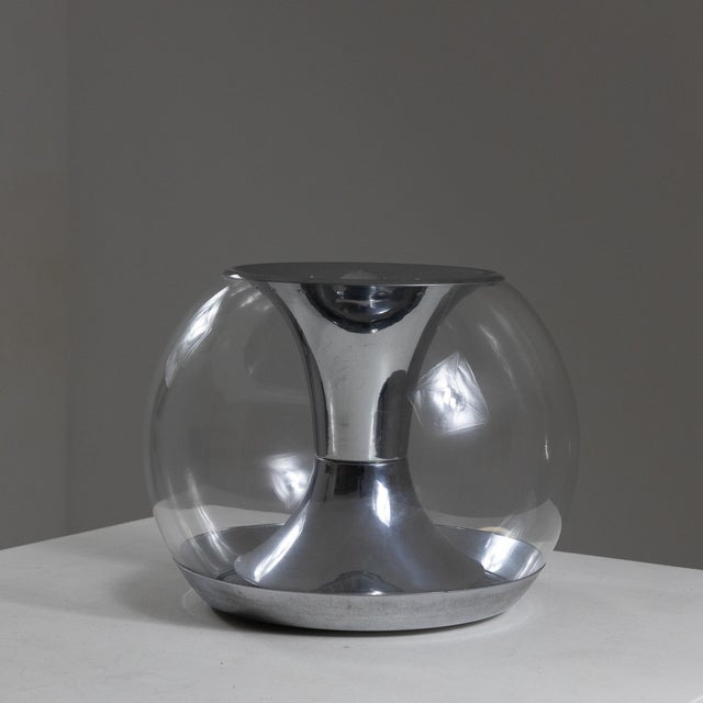 1960s table lamp with a clear glass diffuser and chrome-plated metal frame. Dual switch with an internal bulb and an...