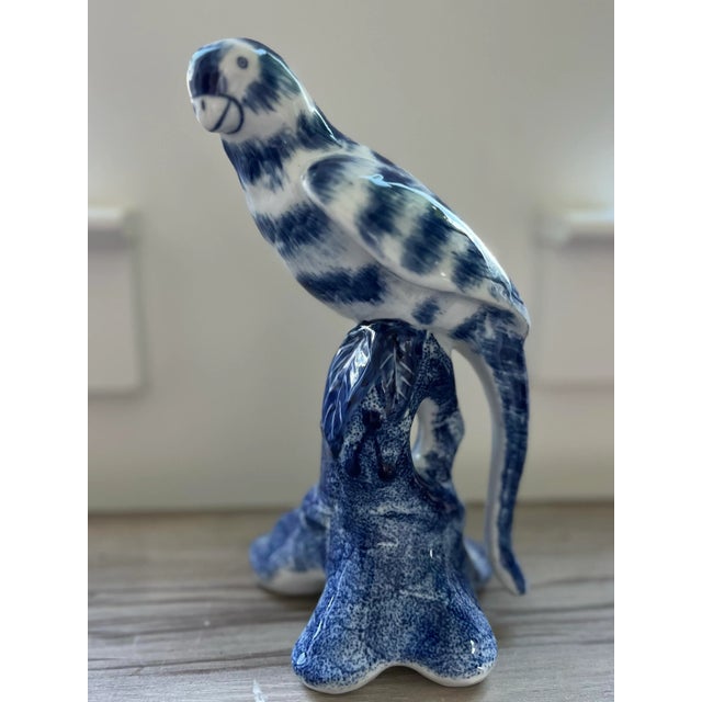 Late 20th Century Vintage Hand-Painted Ceramic Chinoiserie Parrot in Classic Blue and White For Sale - Image 5 of 9