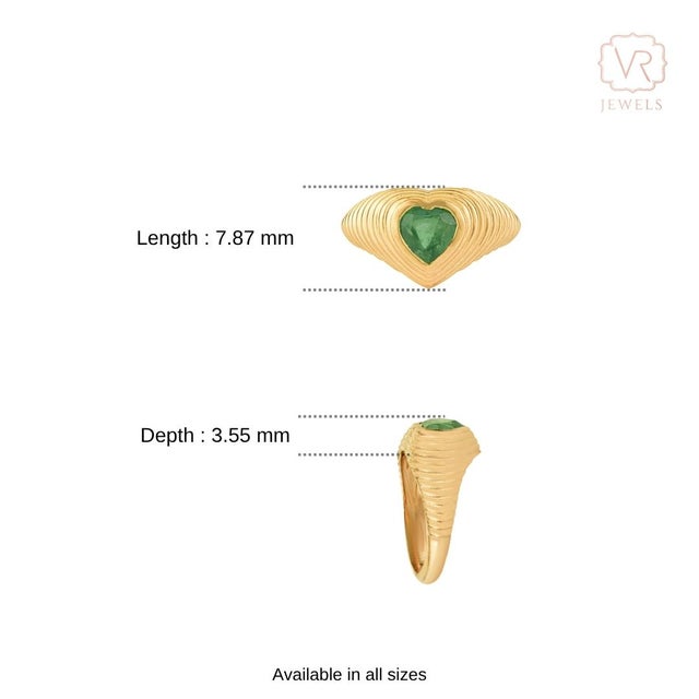 Ridged Heart-Cut Emerald Pinky Ring in 14k Yellow Gold Size 7 For Sale - Image 13 of 18