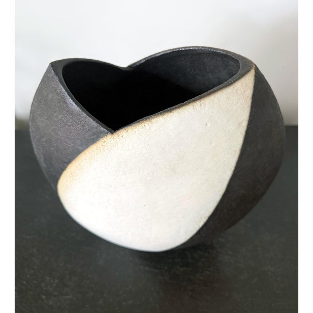 Large Ceramic Vase with Black and White Glaze by John Ward For Sale - Image 13 of 14