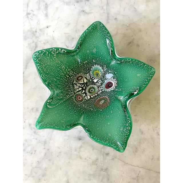 Vintage Fratelli Toso Mid-Century Green and Silver Bowl. Beautiful color and quality with silver leaf inclusions.