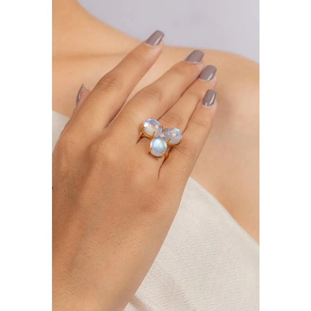 Three Stone Moonstone Floral Ring Size 7 For Sale - Image 4 of 8