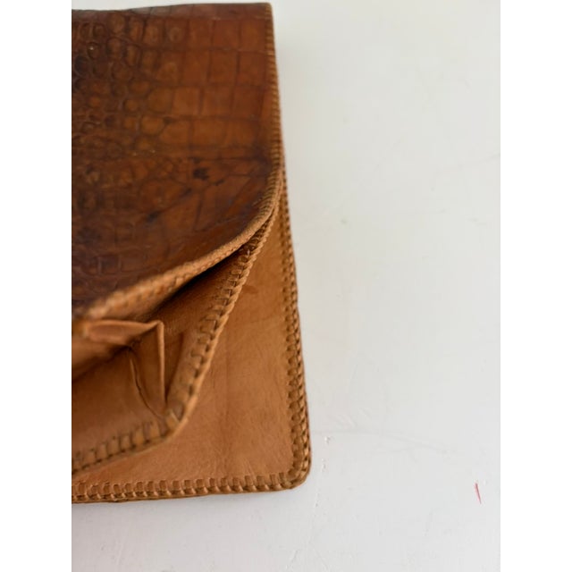 American Vegetable-Tanned Alligator Leather Portfolio – Belly Cut – Mid-Century Executive Case For Sale - Image 12 of 15