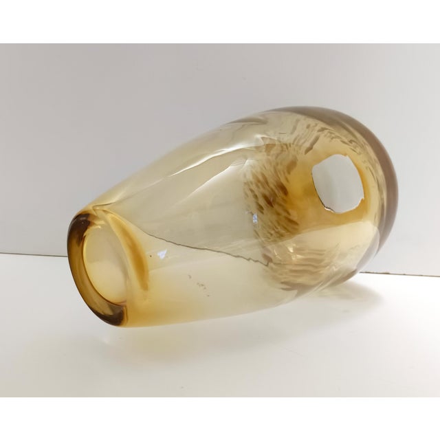 Straw Colored Murano Glass Vase with Aventurine attributed to Fratelli Toso, 1960s For Sale - Image 9 of 12