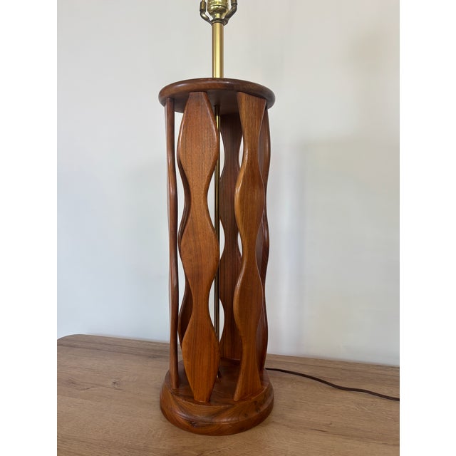 Wood Mid-Century Modern Modeline Style Wavy Sculptural Walnut Ribbon Table Lamp With Drum Shade For Sale - Image 7 of 12
