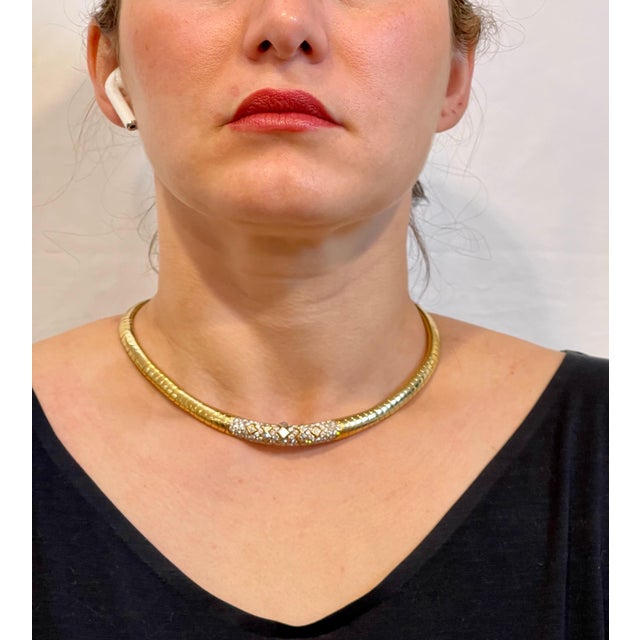 Transparent Van Cleef & Arpels 18 Kt Yellow Gold and 5.6 Ct Diamond Collar/Choker Necklace For Sale - Image 8 of 18