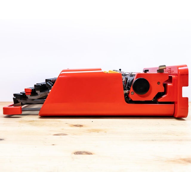 Olivetti Valentine Typewriter, 1970 For Sale - Image 10 of 12