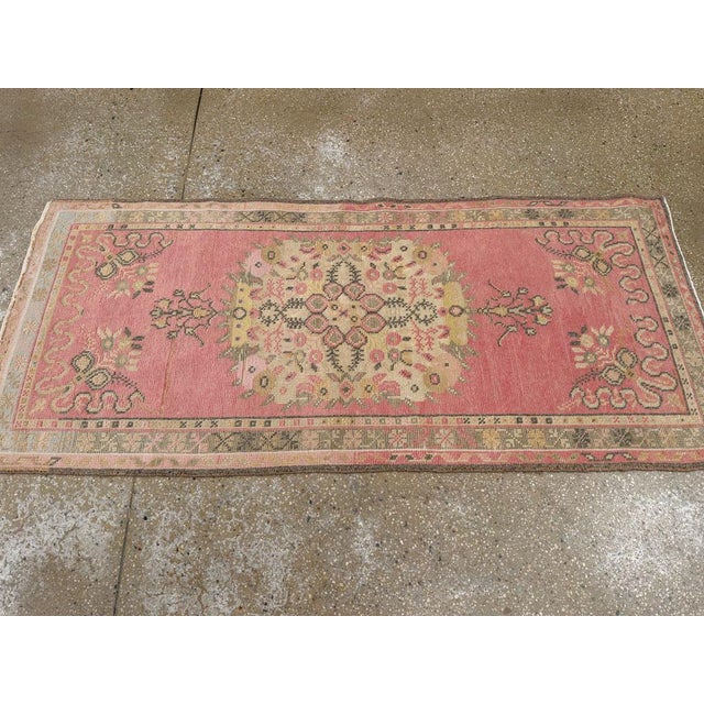 Galerie Shabab Collection Mid-20th Century Turkish Oushak Throw Rug For Sale In New York - Image 6 of 10