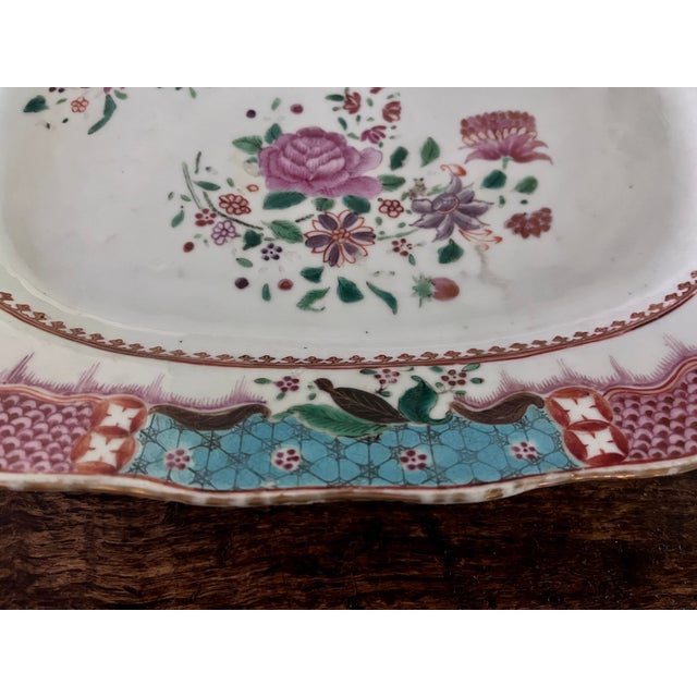 Late 18th Century Antique 18th Century Chinese Export Famille Rose Porcelain Platter - Qianlong Period For Sale - Image 5 of 17