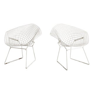 Mid Century White Diamond Sculptural Metal Armchairs by Harry Bertoia for Knoll, 1950s, Set of 2 For Sale