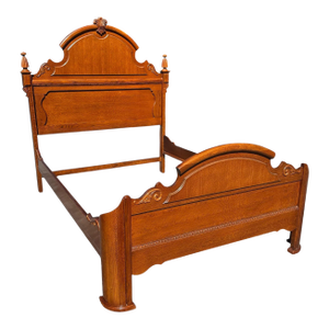 1990s Lexington Carved Victorian Mansion Oak Bed - Queen Size