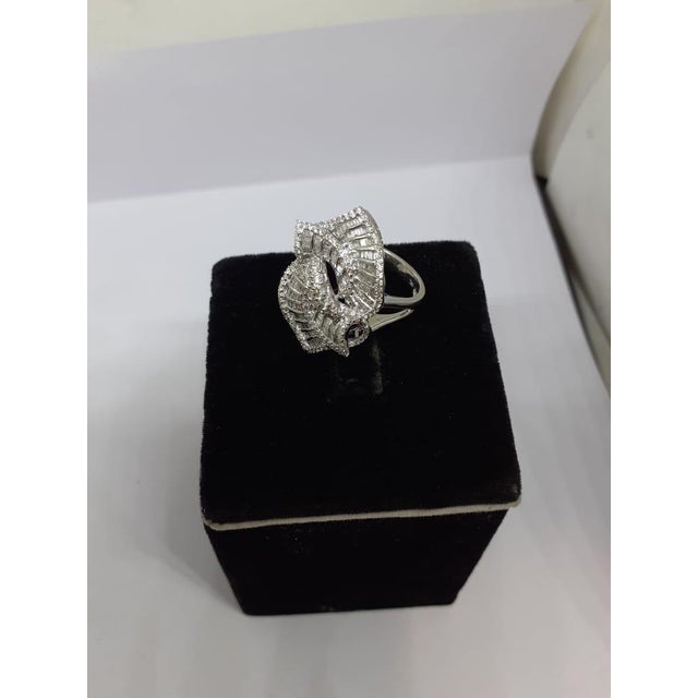 Natural Diamond Ring with 1.65 Carats Diamond in 18k Gold For Sale - Image 4 of 6
