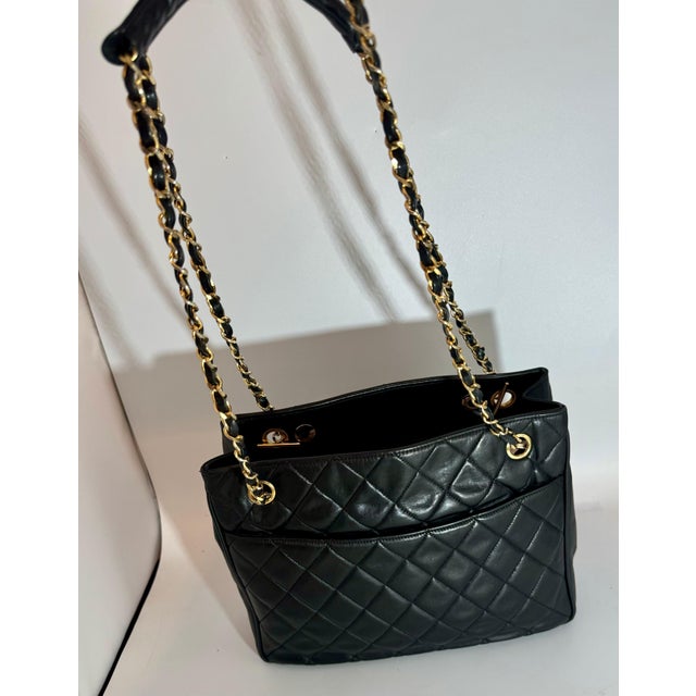 Chanel Quilted Black Caviar Skin Shoulder Bag / Tote, Golden Chain & Hardware For Sale In New York - Image 6 of 18