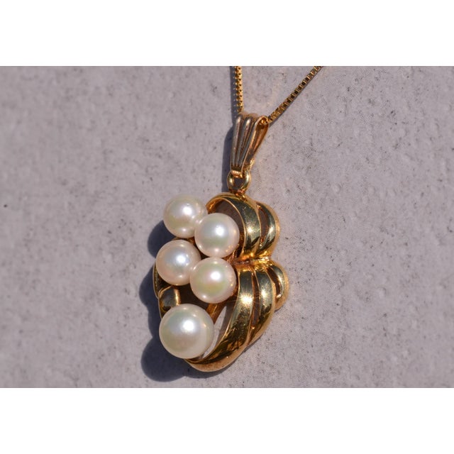 Contemporary The Elgin: Contemporary Pearl Pendant in Yellow Gold For Sale - Image 3 of 3