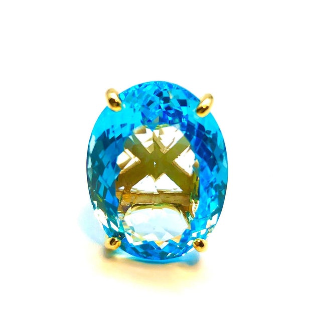 Bochic “Capri” Vintage Natural Oval Shape Blue Topaz & Diamond Set In 18K Gold & Silver Natural Round Shape Center Blue...