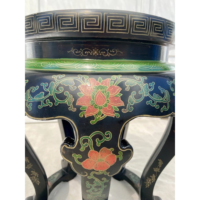 Asian Chinese Black Lacquer and Cloisonné Pedestal Stand Side Table For Sale - Image 12 of 12