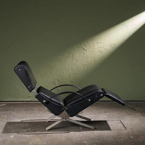1950s P40 Lounge Chair in Stainless Steel and Black Faux Leather by Osvaldo Borsani for Tecno, Italy, 1950s For Sale - Image 5 of 13