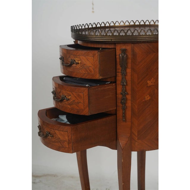 Late 19th Century Antique Late 19th Century French Louis Xv Kingwood Marquetry and Parquetry Three Drawer Petit Side Table For Sale - Image 5 of 6