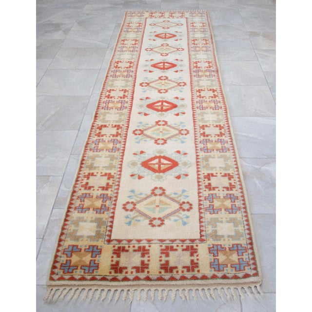 1990s Hand-Knotted Runner Rug Traditional Turkish Rug - 2′9″ × 10′2″ For Sale - Image 17 of 17