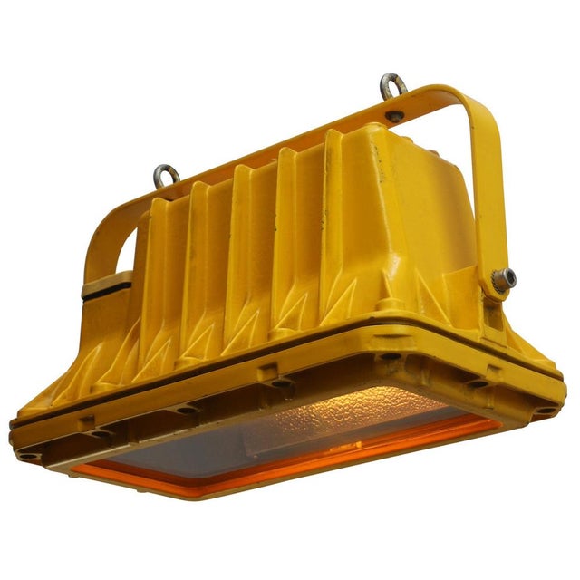 Yellow cast iron airport light 1x led tubes note : heavy metal! - 14.50 kg / 32 lb e27 / e26 up to 250v (europe/uk...