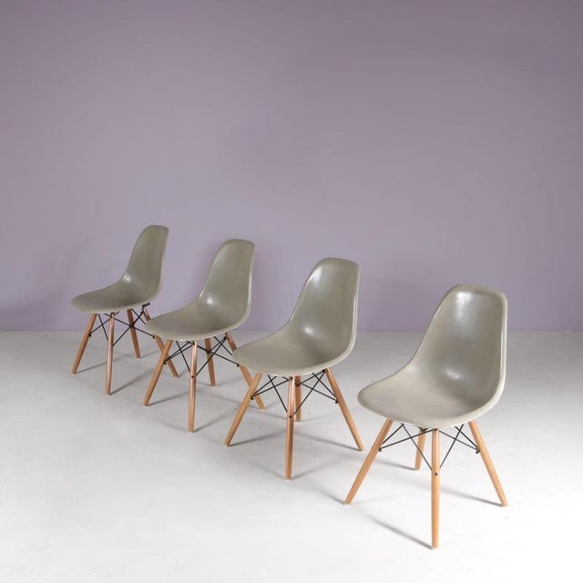 Dining Chairs in Sea Foam Green Fiberglass by Charles & Ray Eames for Herman Miller, USA, 1960s, Set of 4 For Sale - Image 14 of 14