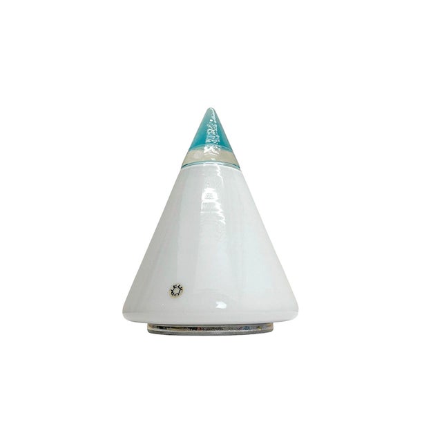 Mid-Century Modern Vintage Cone Pyramid Table Lamp in White and Blue Murano Glass by Giusto Toso for Leucos, 1970s For Sale - Image 3 of 12