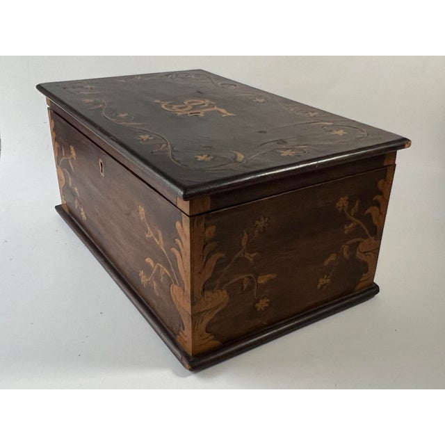 Early 20th Century Antique Inlaid Wooden Box With Garlands and Urns For Sale - Image 5 of 9