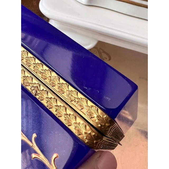1960s Cobalt / Lapiz Italian Opaline Glass Casket With Gold Mounts and Beautiful Enamel Detail For Sale - Image 4 of 12