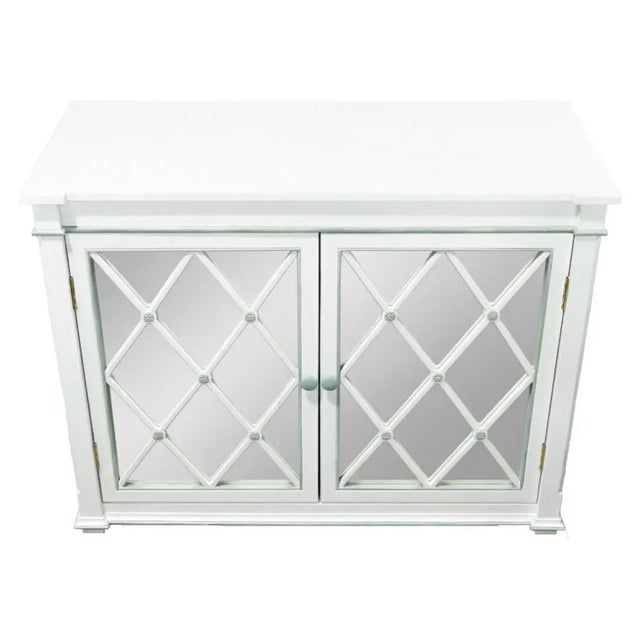 Vintage Elegant White Mirrored Buffet Sideboard With Diamond Lattice Detail For Sale In New York - Image 6 of 17