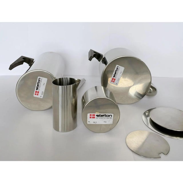 Arne Jacobsen Cylinda Line for Stelton Stainless Steel Danish Coffee and Tea Set For Sale In New York - Image 6 of 7