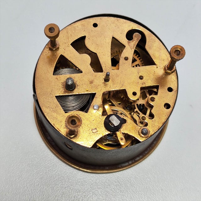 1930s Vintage German Art Deco Mechanical Mantel Clock For Sale - Image 4 of 8