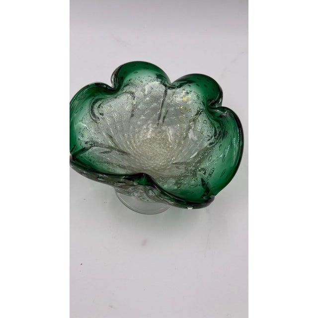 Mid-Century Modern Mid-Century Murano Emerald & Gold Aventurine Bullicante Glass Bowl For Sale - Image 3 of 10