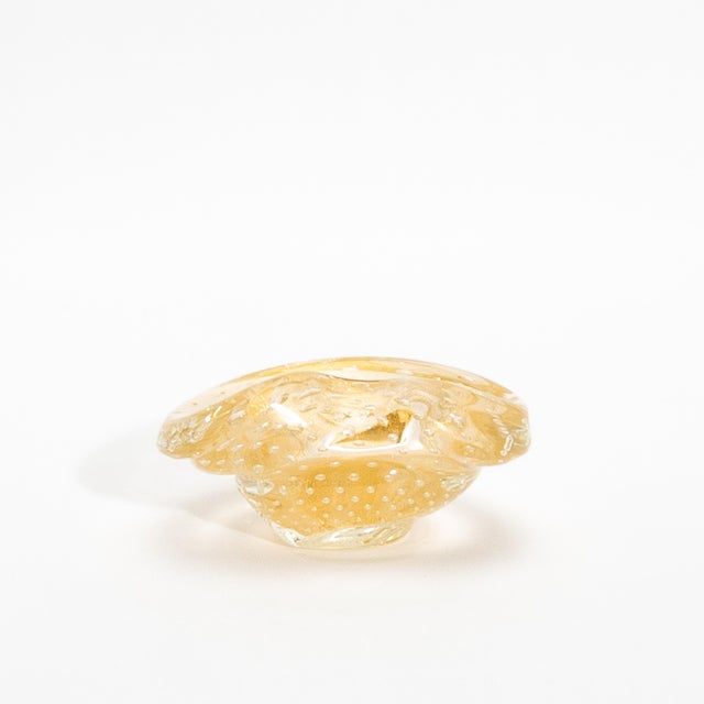 Modern Hand-Blown Murano Dish With 24-Karat Gold Flecks and Bullicante Detailing For Sale - Image 3 of 8