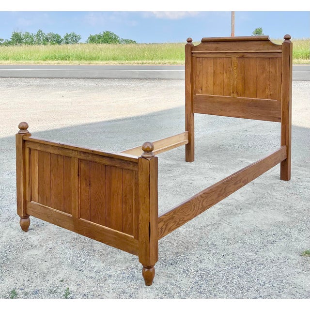 Broyhill Attic Heirlooms Farmhouse Bed - Twin Size | Chairish