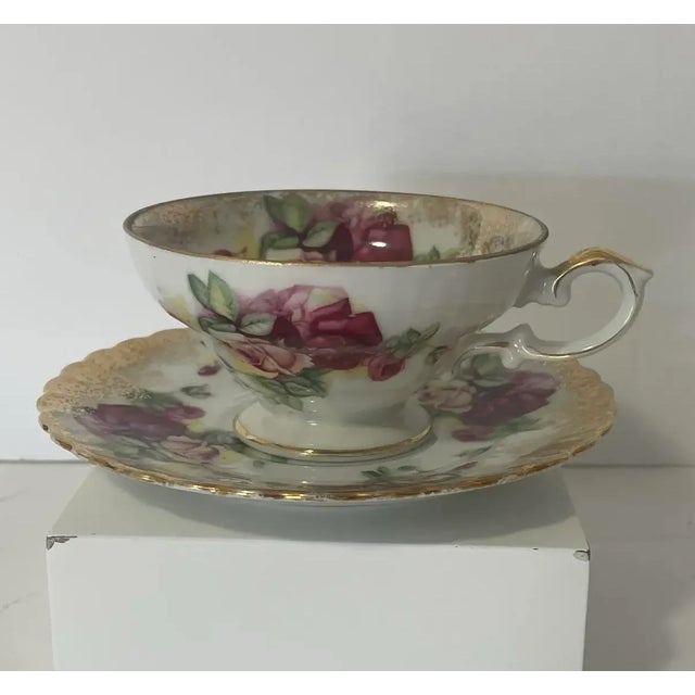 Vintage Royal Sealy Japan Roses & Heavy Gold Filigree Footed Tea Cup & Saucer Set For Sale In Phoenix - Image 6 of 12