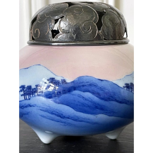 Early 20th Century Makuzu Kozan Japanese Meiji Period Glazed Ceramic and Silver Koro Incense Burner For Sale In Atlanta - Image 6 of 13